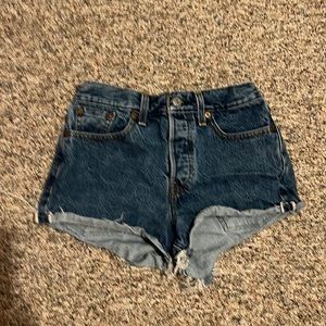 Levi cut off denim shorts